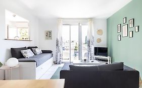 Beautiful Apartment With Terrace + Private Parking